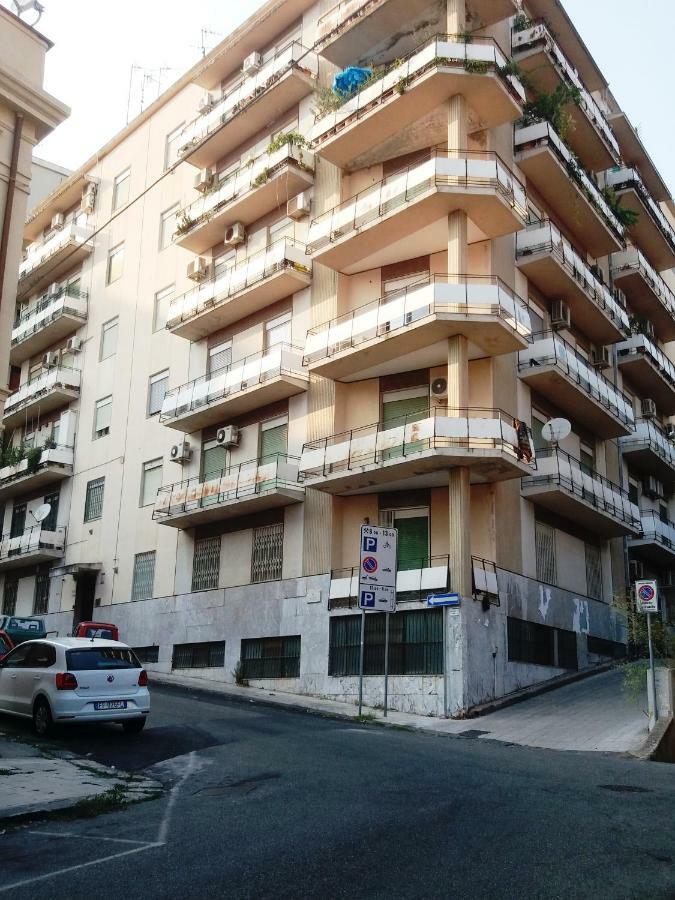 Appartamento Signorile Ambienti Sanificati Messina Exterior photo